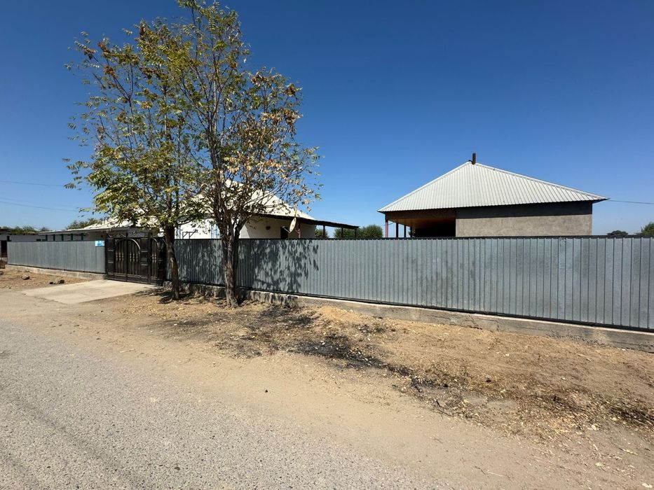 Үй сатылады    .