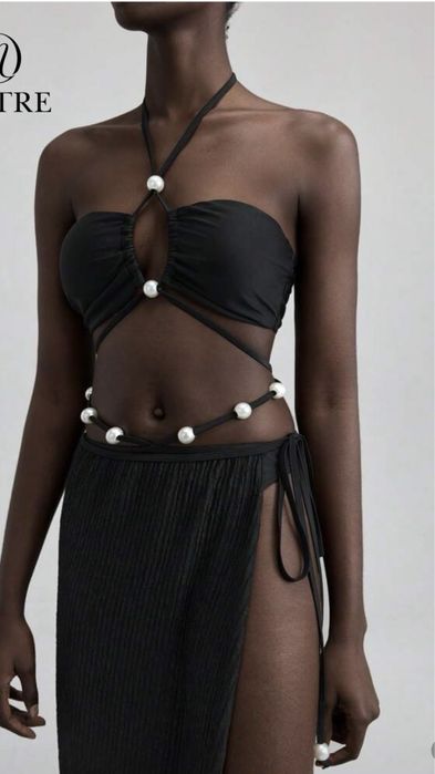 Черен бански с перли, връзки и наметка (пола)