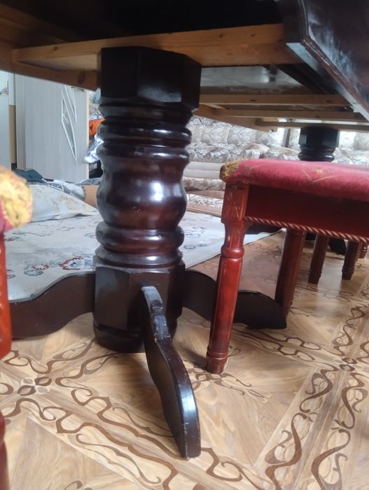 Стол гостевой для гости