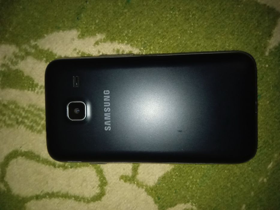 Сотовый телефон.  Небольшой . 4G