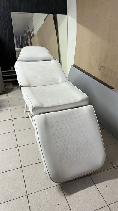 Кушетка кожанаяя