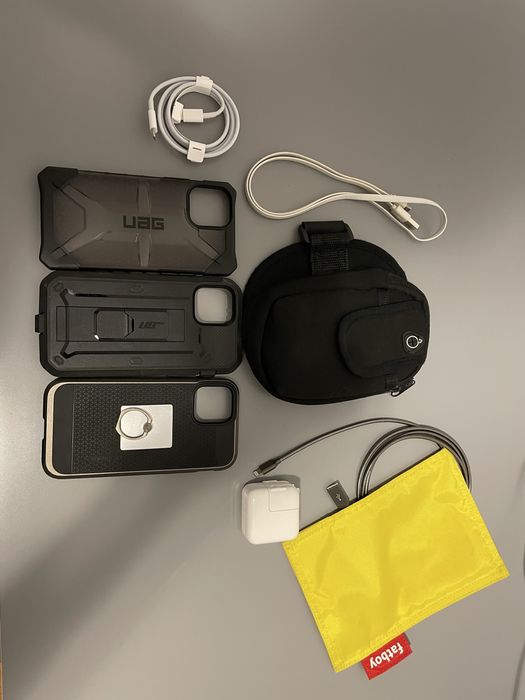 iPhone 12 Pro huse cabluri încărcător