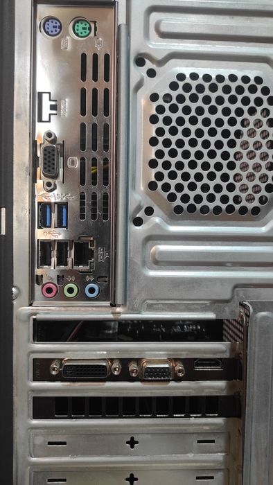 Полный комплект ПК: 16GB DDR3 RAM / i3-4130 / SSD 120 / Монитор 18.5"