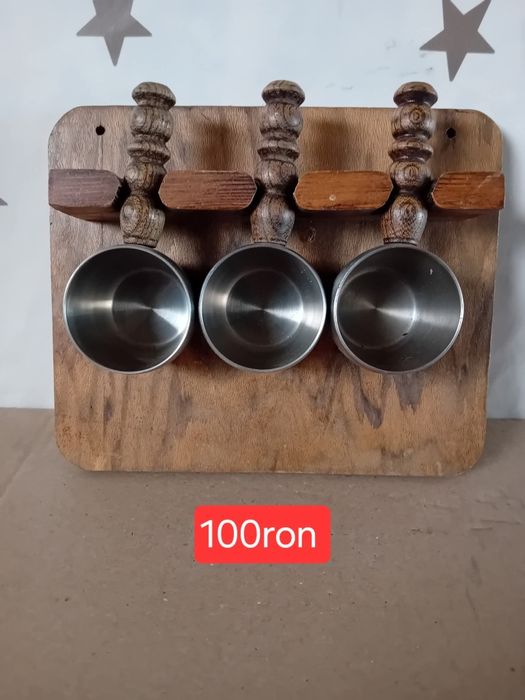 Pahare inox pe suport lemn