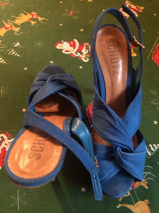 Sandale albastre cu toc inalt