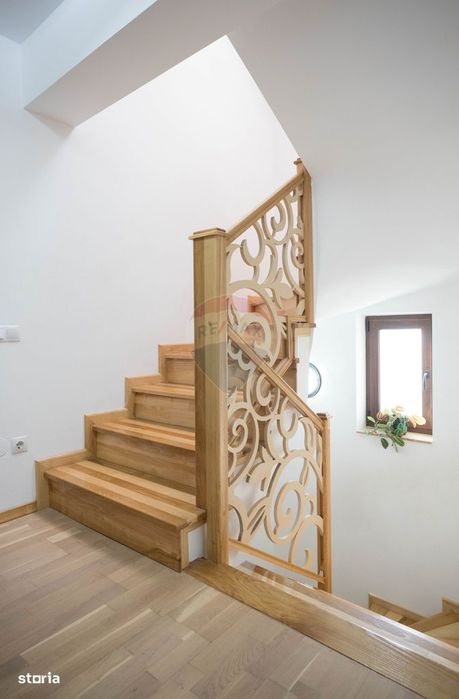Casă / Vilă cu 8 camere de vânzare