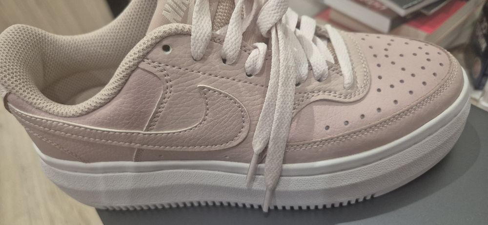 Дамски Кецове NIKE Court Vision Alta 37.5