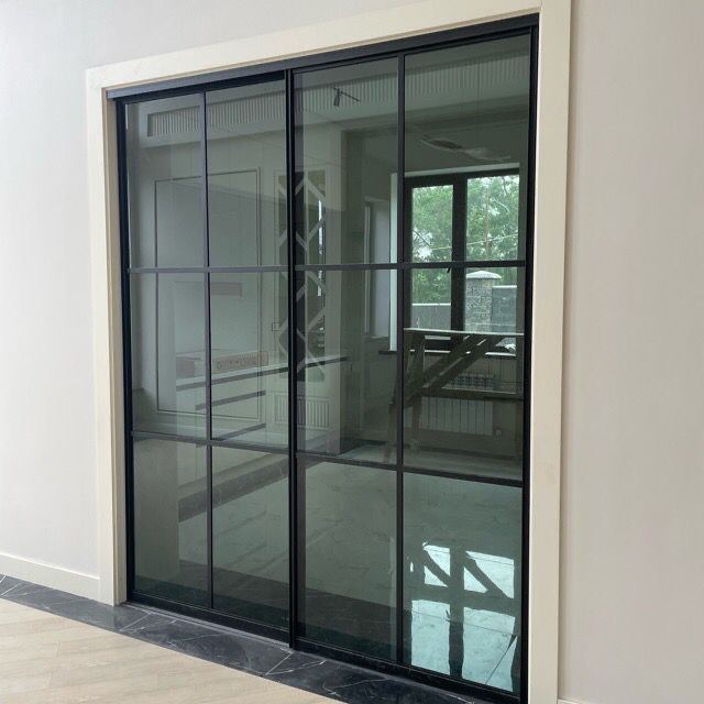 Душевые перегородки из каленного стекла.