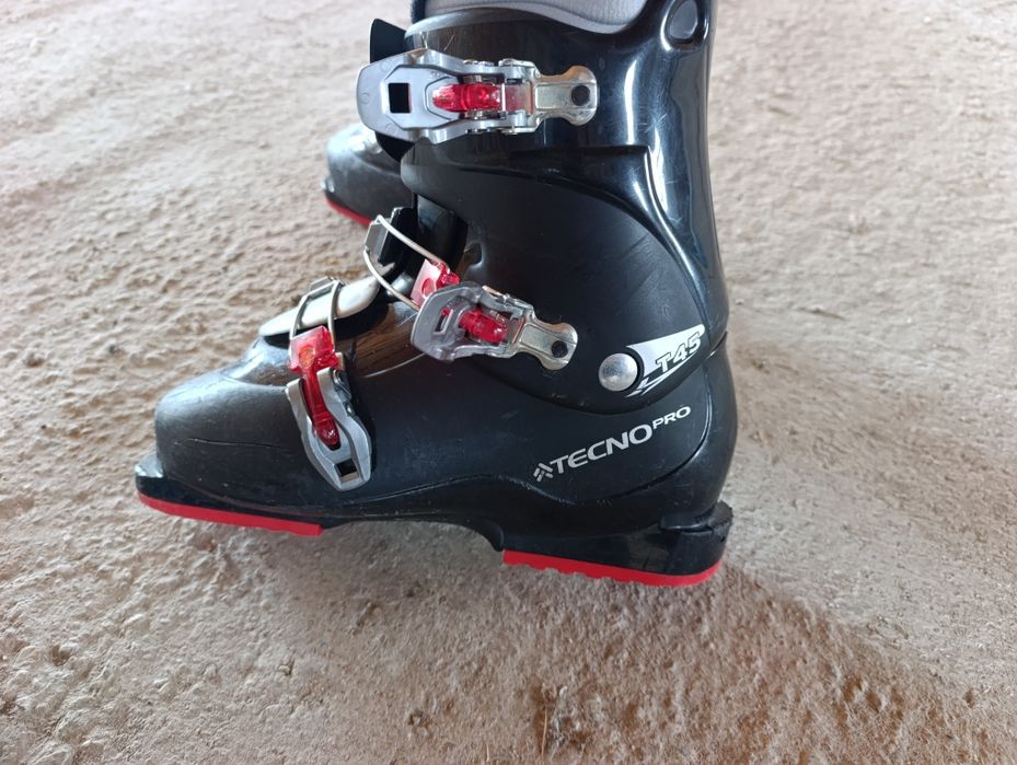 Schiuri 145 cm și clăpari 28