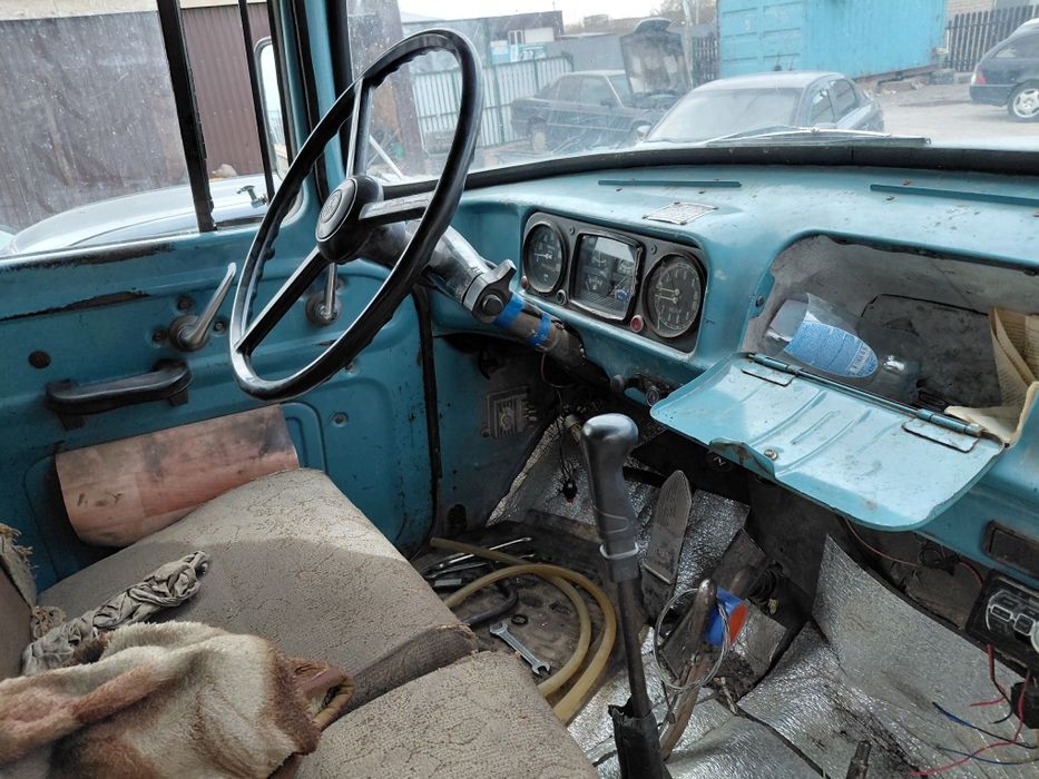 Продам зил 130. На полном ходу.