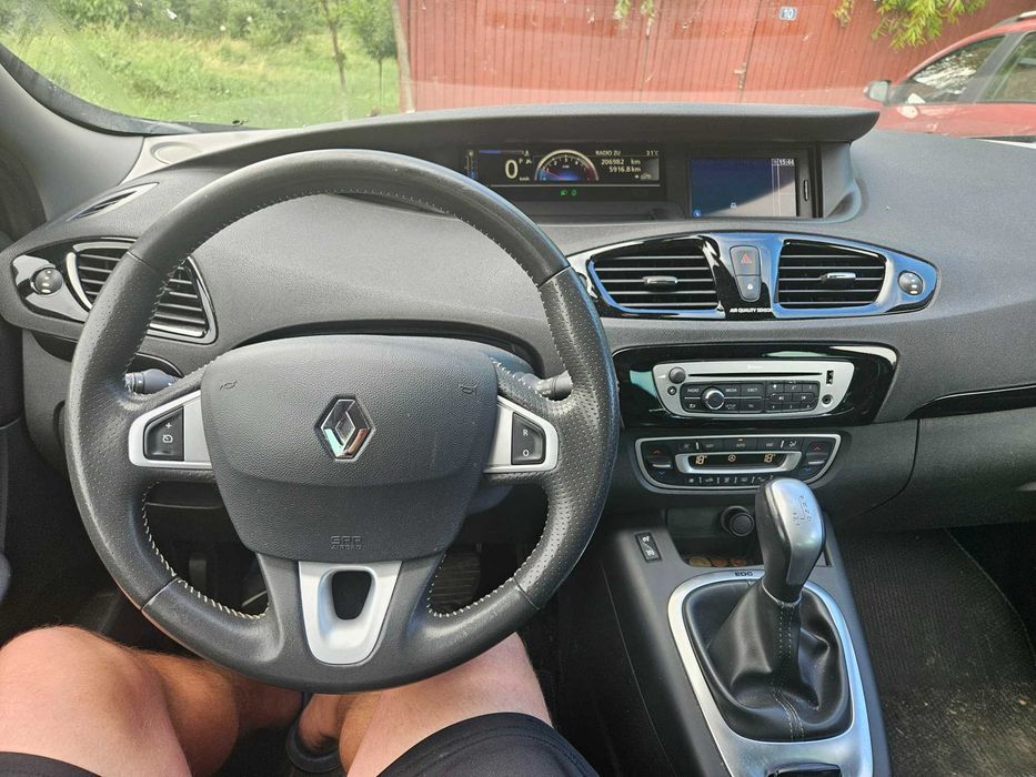 RENAULT Scenic 2012 — imagine 4