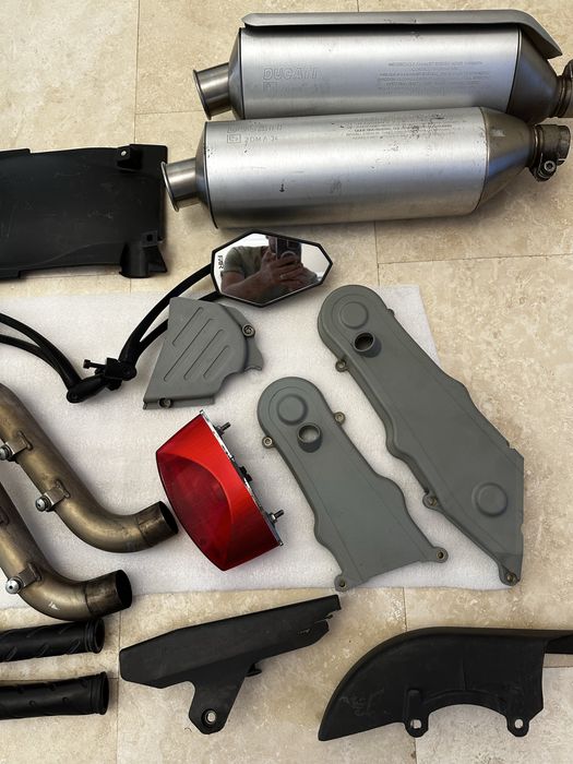 Vand piese moto originale pentru Ducati M onster S2R