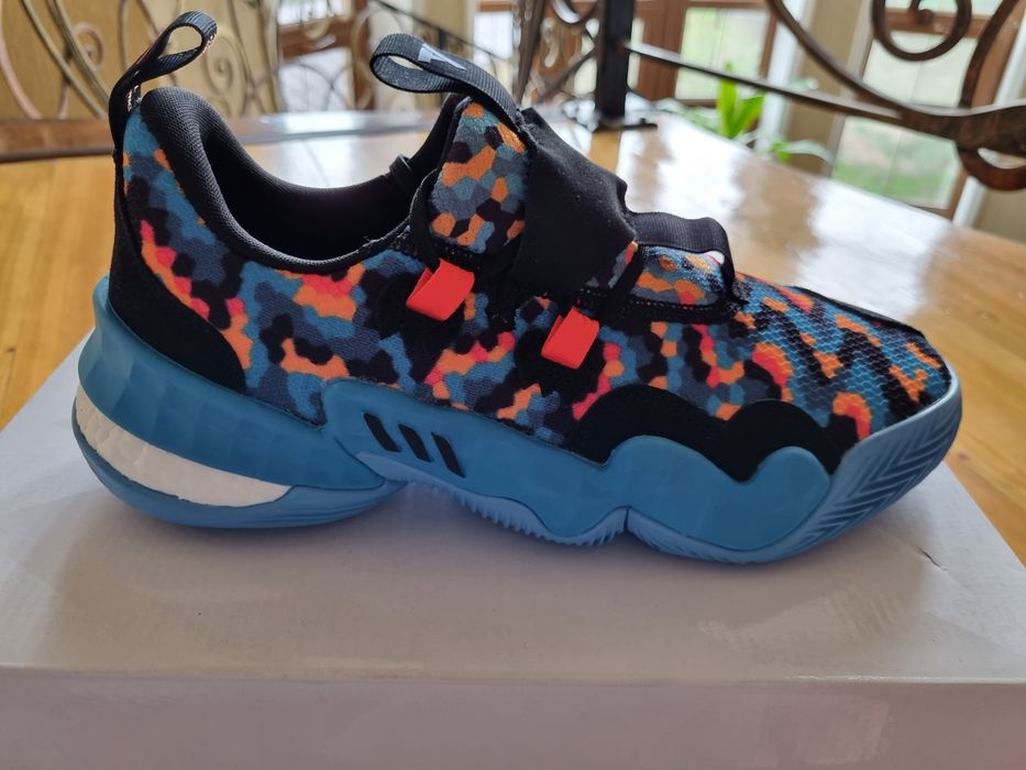 Продаются оригинальные баскетбольные  кроссовки Adidas Trae Young 1