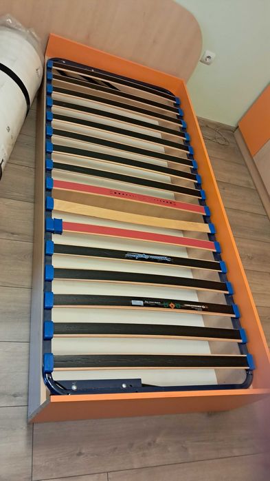 Легло. Подходящо и за деца и за големи хора. Перфектно, поръчково.