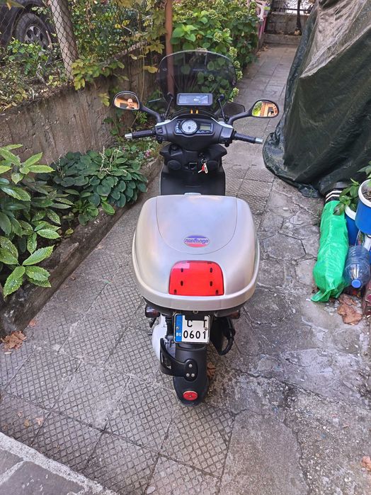 Продавам Piaggio NRG