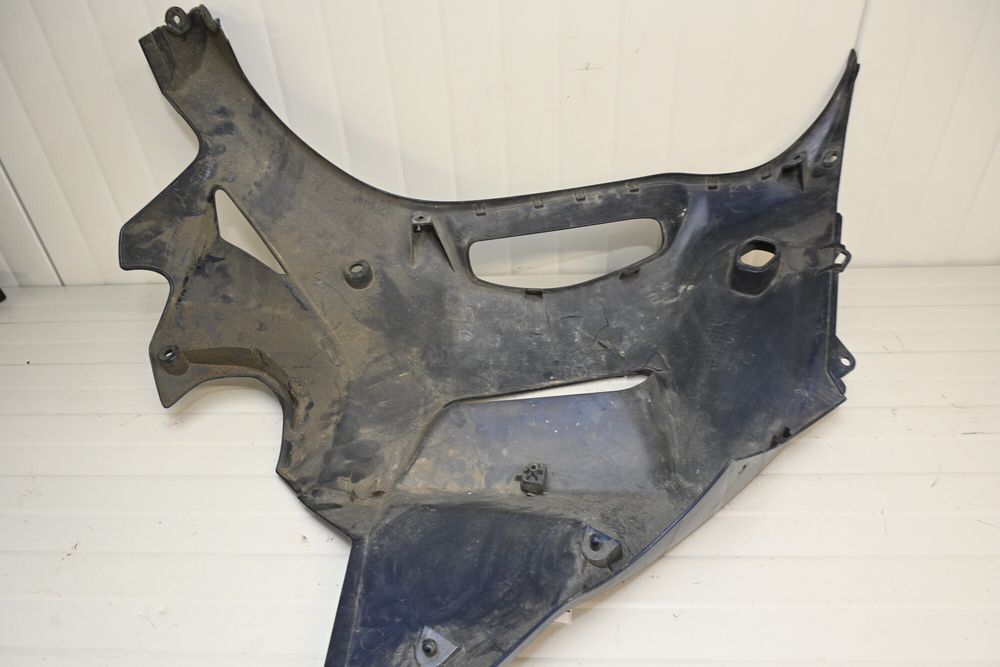 Suzuki GSF1250 Bandit 2011 Carena lateral dreapta inferioara