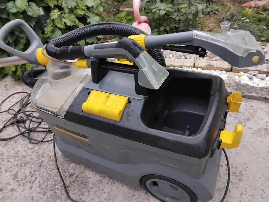 Перяща Прахосмукачка Karcher Puzzi 10/2 Profesional  Пере и Суши на място