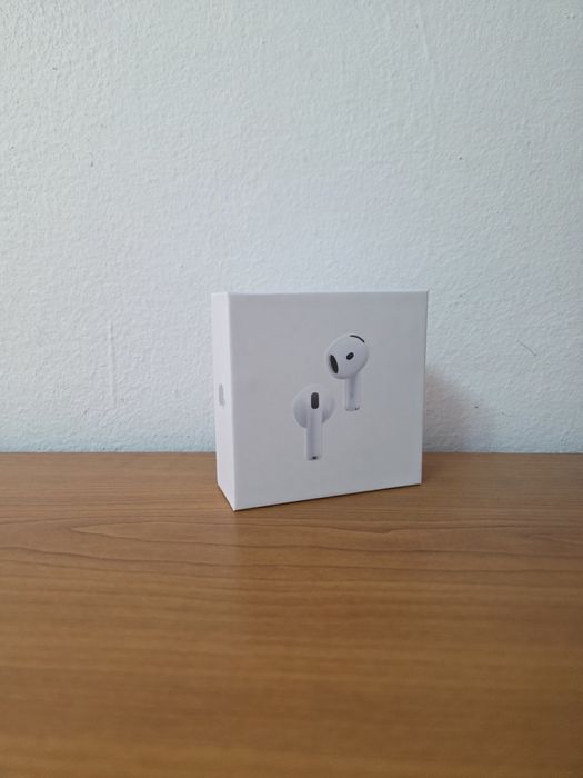 Vand casti AirPods 4 Active Noise Cancellation
