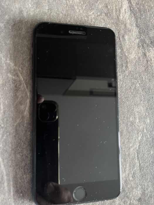 Vand iPhone 7 Plus-doar azi 330 lei!