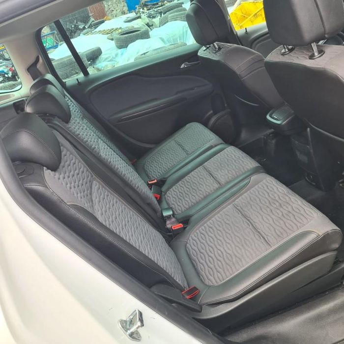 Bancheta sempiele cu centuri Opel Zafira C