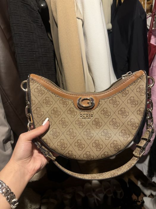 Оригинална чанта guess