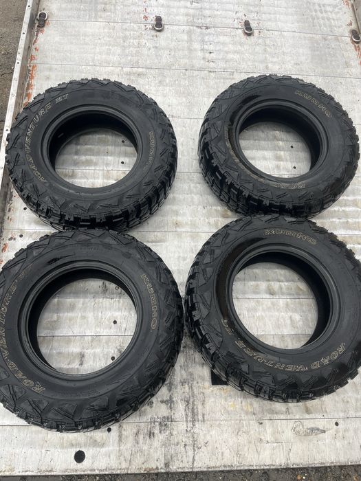 Прадавам зимни гуми за джип