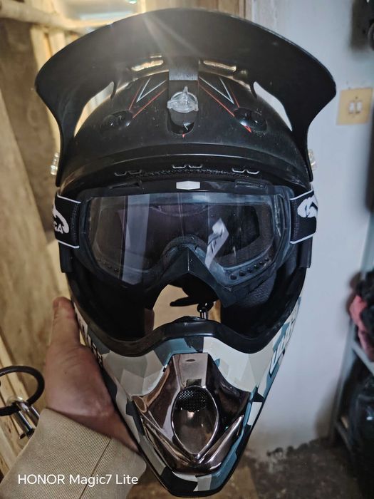 Каска за мотор DBG