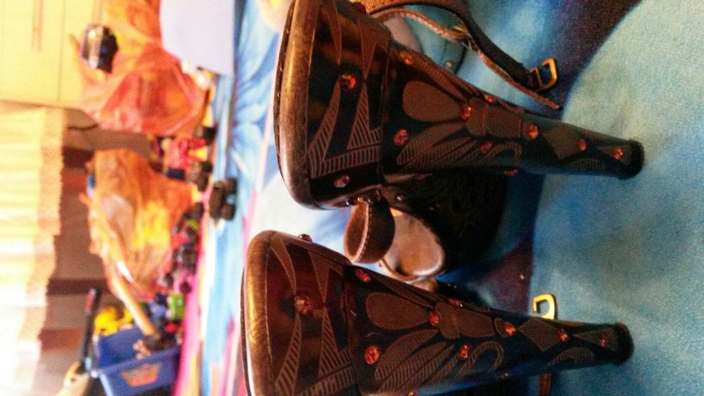 Продам туфли. Женские.