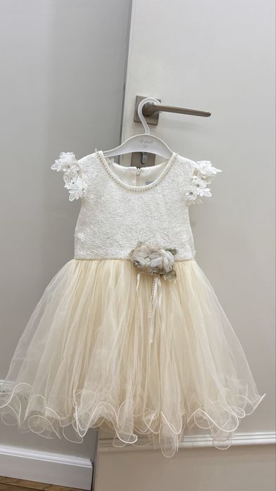 Продаетс нарядное платье