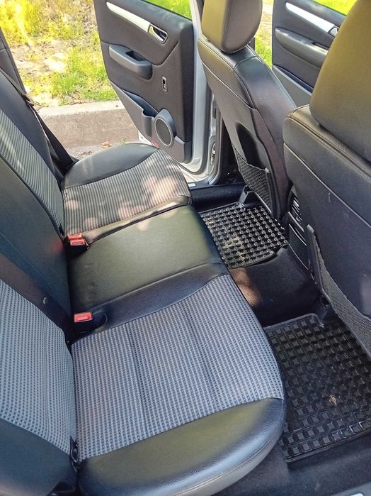 Мерцедес бенц В200,бензин турбо 2000к,200к