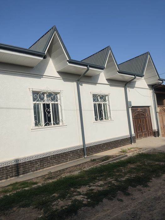 Hovli sotiladi 3 sotik srochna