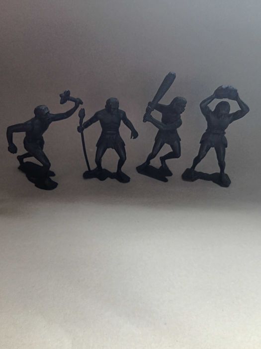 jucarie din plastic, Soldatei vechi Rusești epoca de piatra, Lot figurine de colectie din perioada comunista RSR