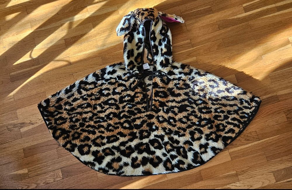 Пелерина с животинска шарка