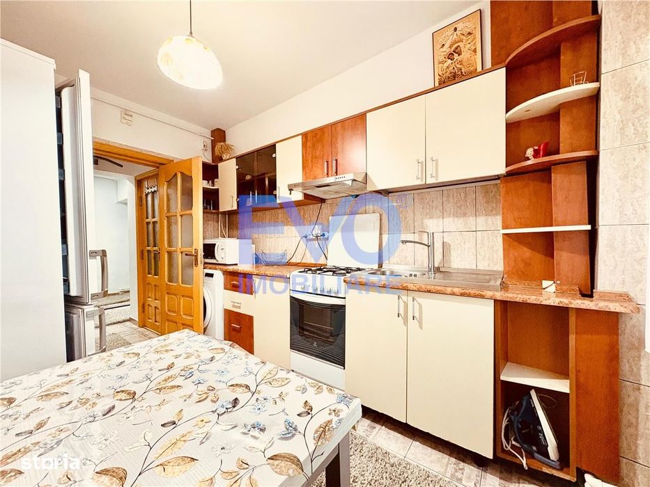 Apartament 2 camere, decomandat, 2 balcoane, parcare, Pacurari, Iasi