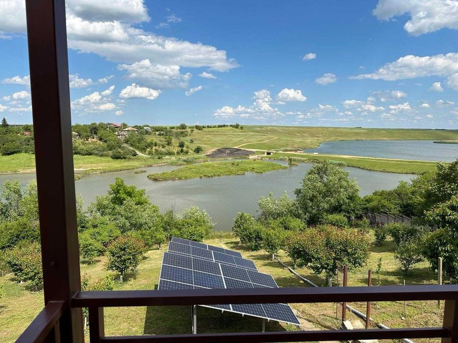 Casă cu ieșire la lac | 2.453 mp teren | Panouri fotovoltaice 9 kW, sat Naipu judet Giurgiu