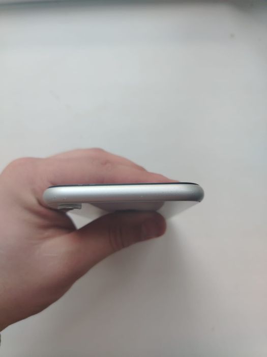 Продам iphone XR