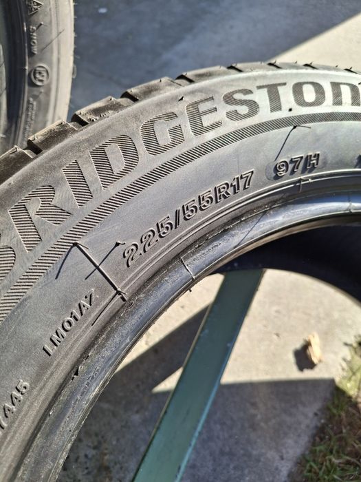 2  Anvelope de iarnă  225 55 r17 Bridgestone