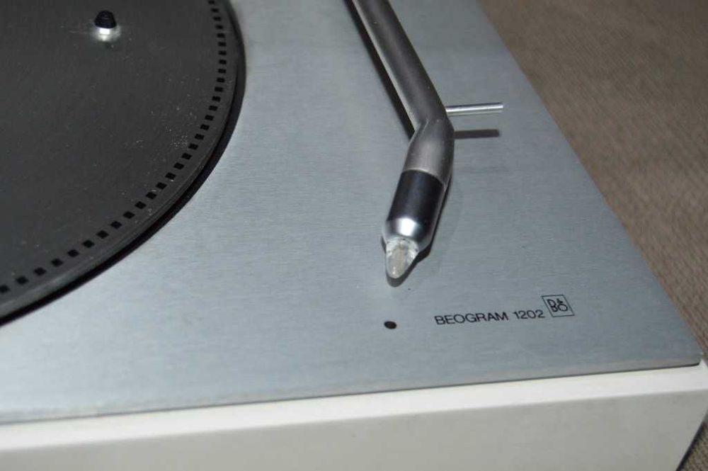 Colectie Pick-up Bang and Olufsen Beogram 1202 cu doza originala SP10