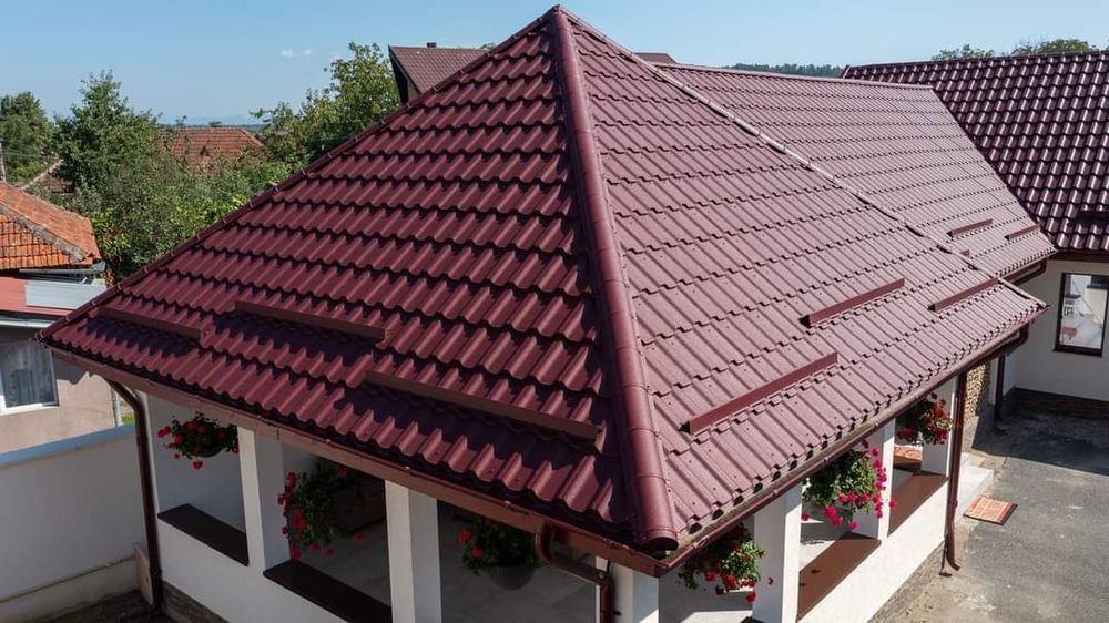 Executam acoperisuri si reparati de urgenta