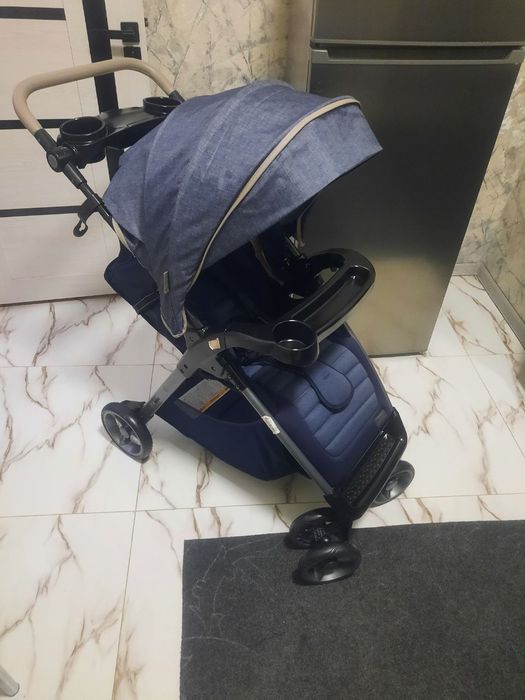 Продаётся фирменный коляска Monbebe