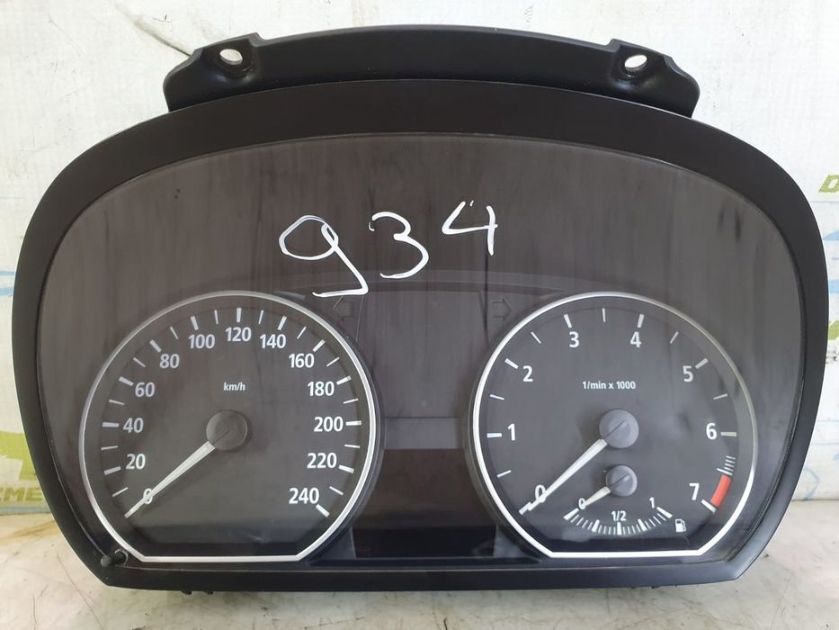 Ceasuri de bord 1041568 BMW Seria 1 E87 (2004 - 2007) 1.6 benzina N46B16A 1.6 benzina N46B16A N46B16A