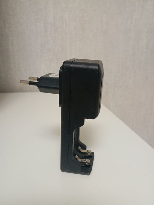 Продам зарядное устройство