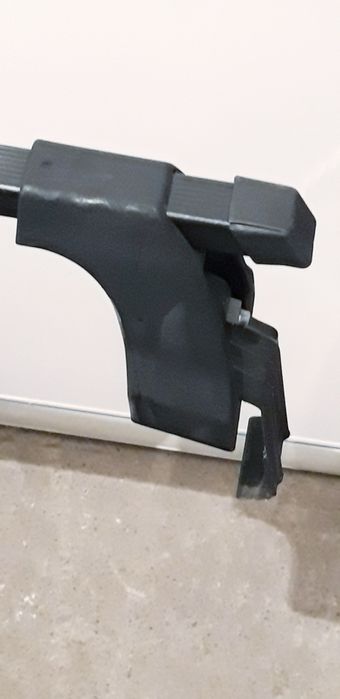 Багажник за кола/универсален/;THULE за ски