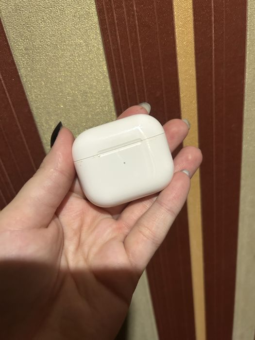 Продам кейс от Apple Airpods Pro 1