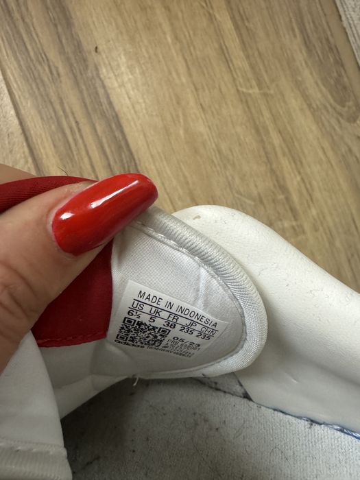 Adidasi Adidas marimea 38