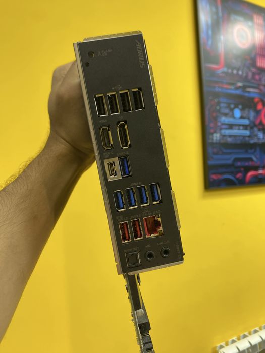 Продам мат плату АМ5 DDR5 Aorus
