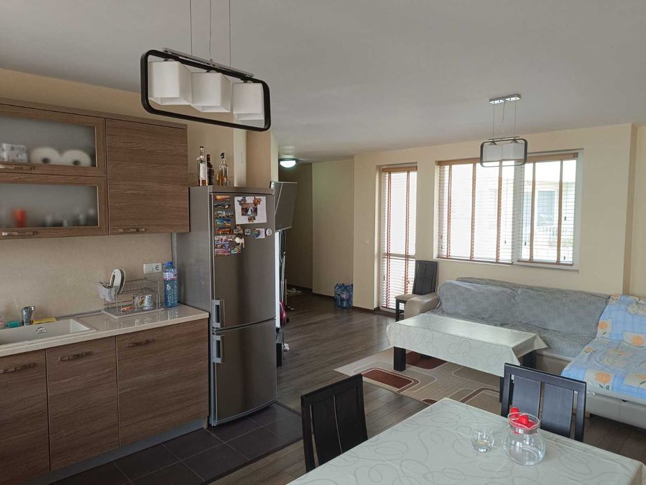 тристаен апартамент в Кършияка