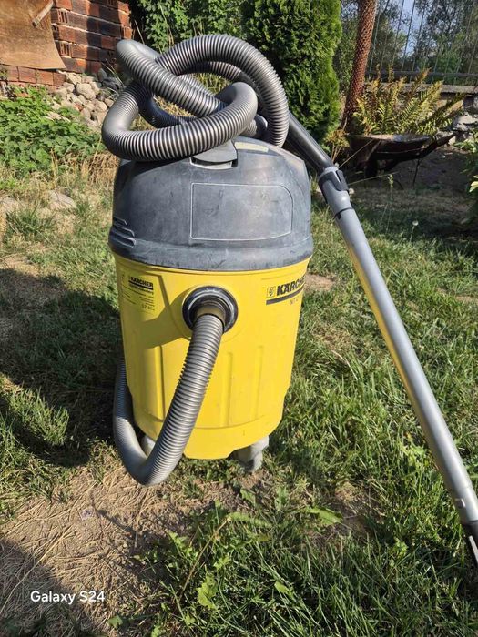 Индустриална прахосмукачка Karcher