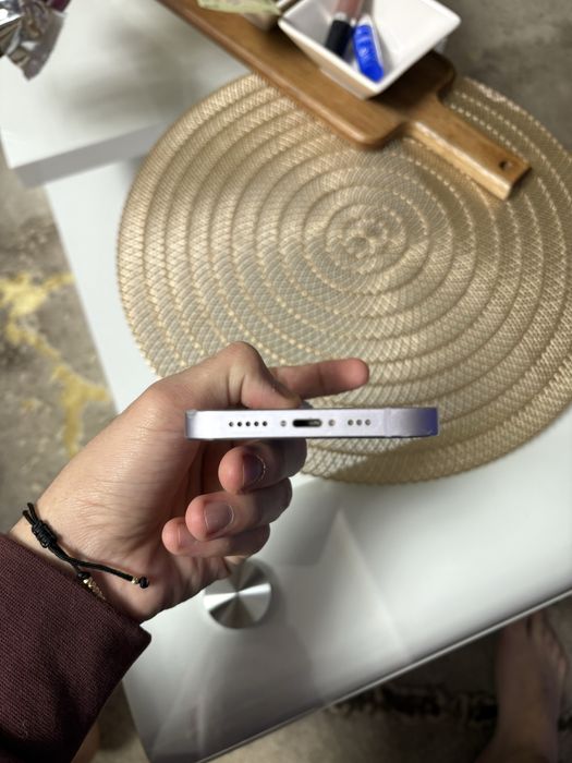 Iphone 14……………,,