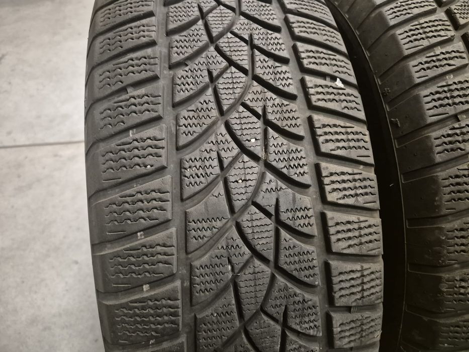 2 anvelope iarna Goodyear 235 60 18 stare foarte buna